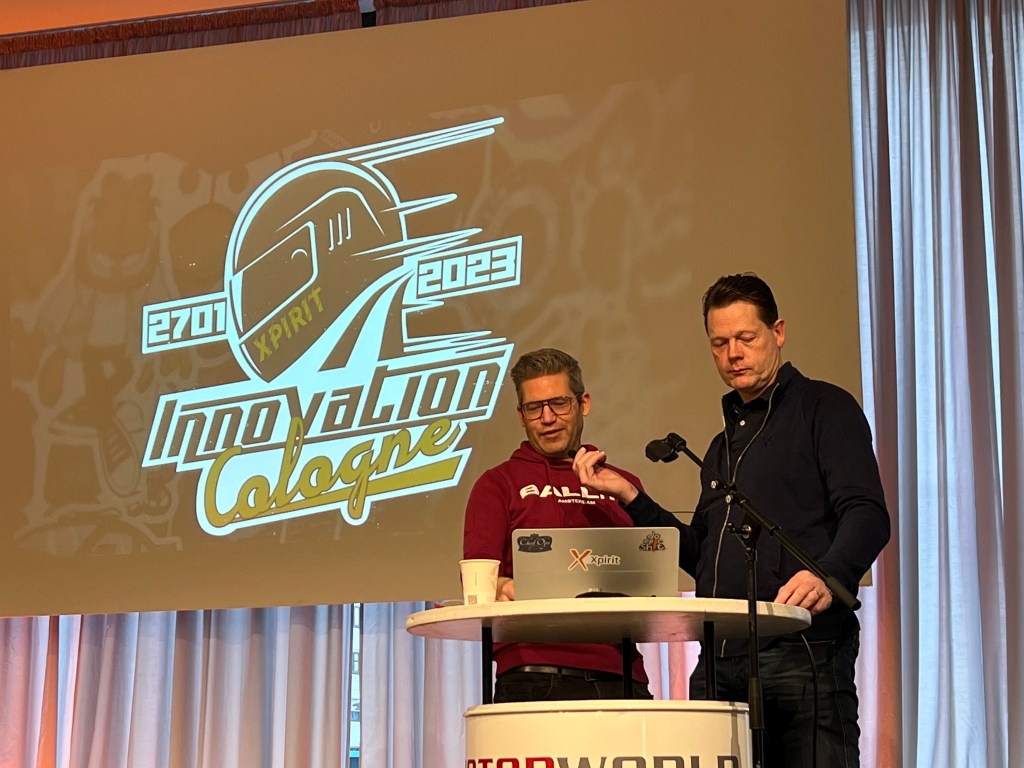 Marcel and Roy presenting the sticker for this Innovationday